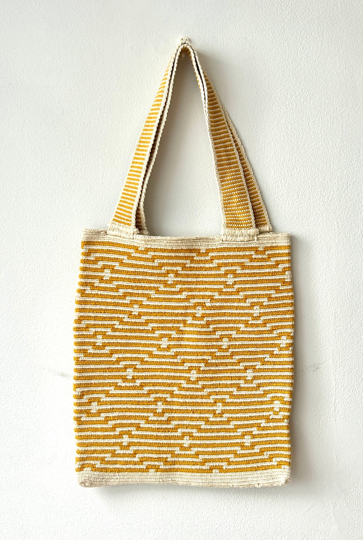 Tote Artesanal Funda PC Ambar Mostaza