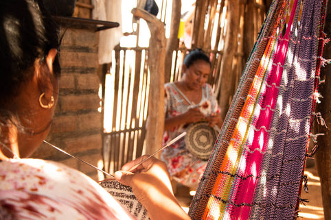 🌸 Mochilas Wayuu, Arhuacas y Crochet: Más que artesanías: historias tejidas