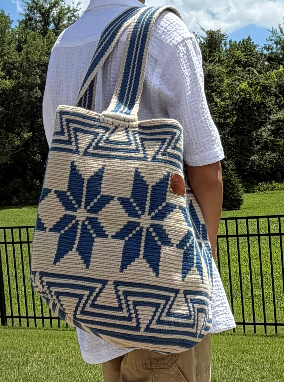 AMPMsis Wayuu Geometric Mochilón Large Bucket Bag – Handwoven Blue & Beige Tote