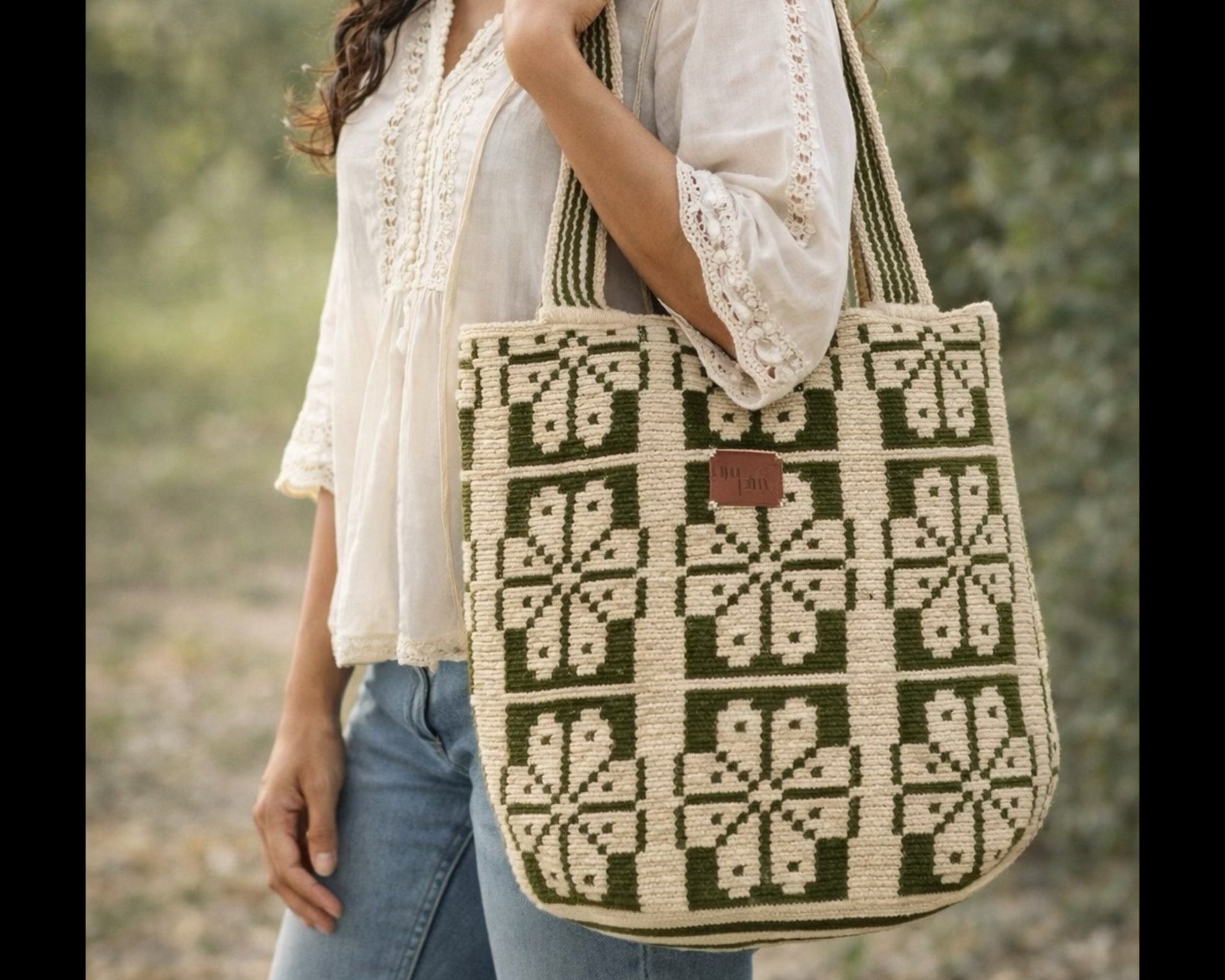 AMPMsis Wayuu Green Mochilón Large Tote Bag – Handwoven Floral Bag from Colombia