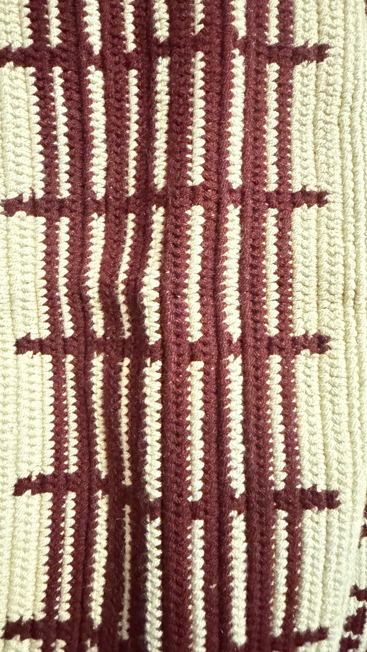 Wayuu Handwoven Tote Bag – Deep Burgundy / Maroon & Cream Chevron Wave