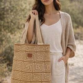 Laberinto Handwoven Tote – Geometric Crochet Bag for Work & Travel