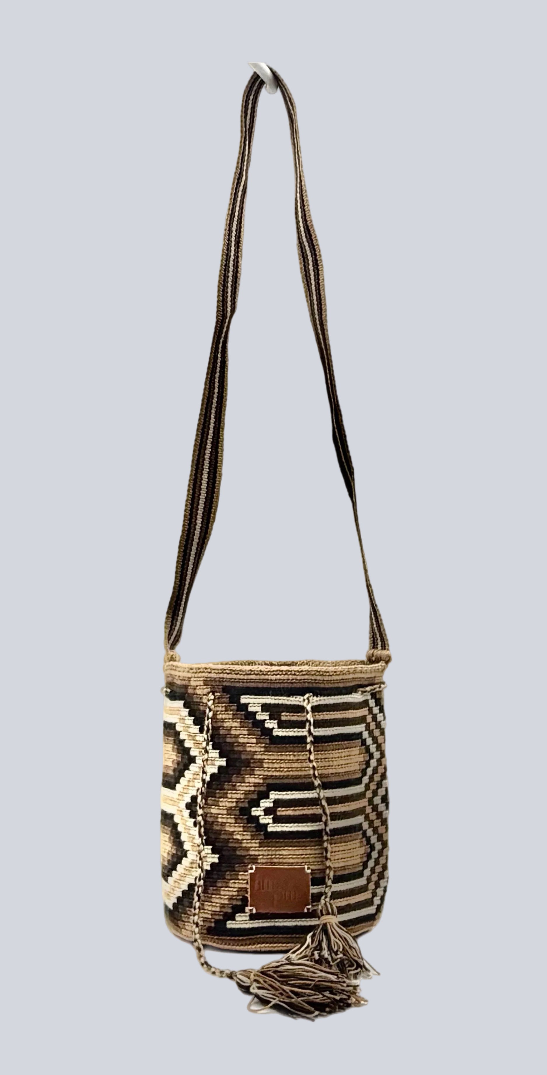 Wayuu Earth Tone Geometric Mochila Small Crossbody – Handwoven Brown Camel Black & Beige