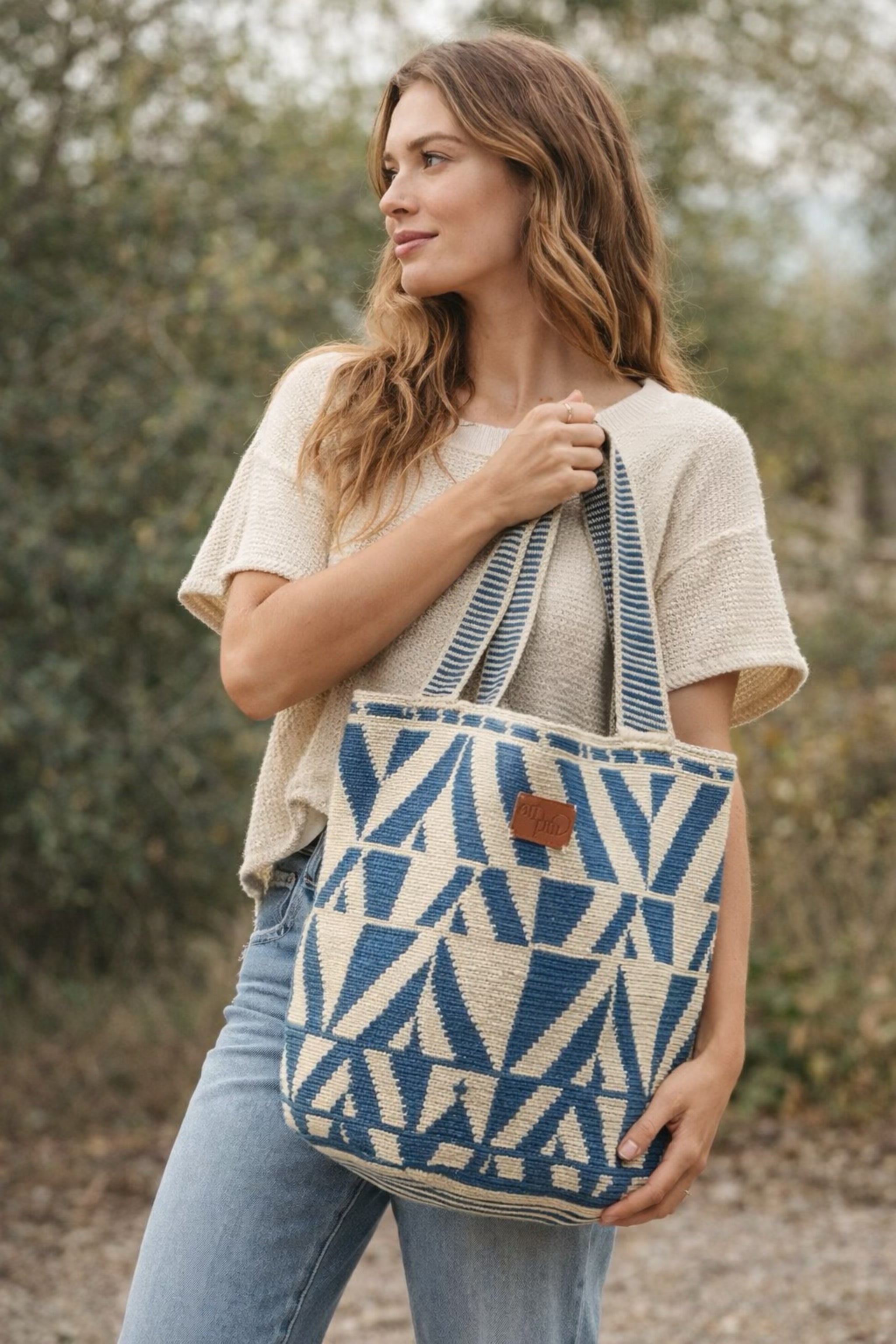 Anasu Wayuu Mochila (Mochilón) – Handwoven Floral Bag from Colombia
