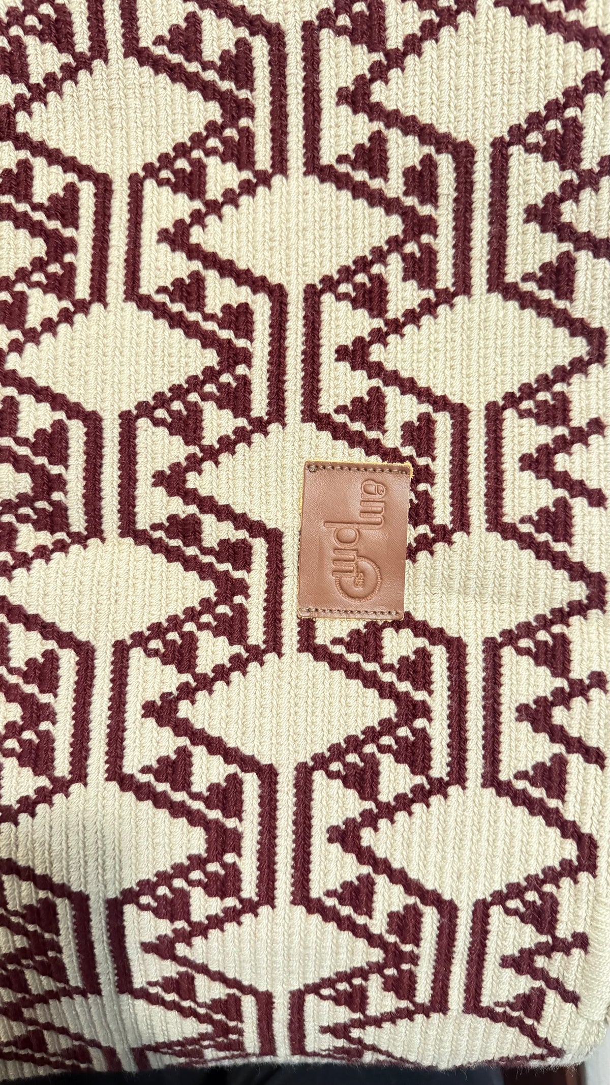 Wayuu Handwoven Tote Bag – Deep Burgundy / Maroon & Cream Chevron Wave