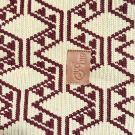 Wayuu Handwoven Tote Bag – Deep Burgundy / Maroon & Cream Chevron Wave