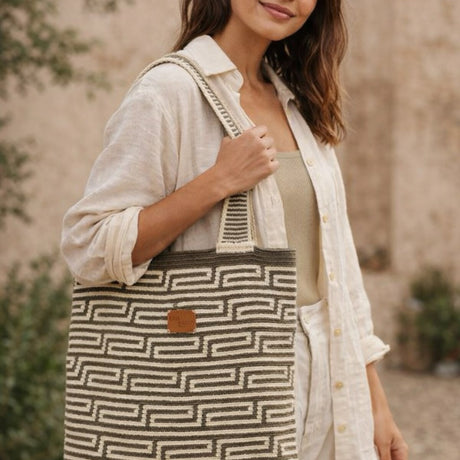 Gray Handwoven Tote Bag – Colombian Artisan Tote | Everyday Shoulder Tote for Work & Travel1