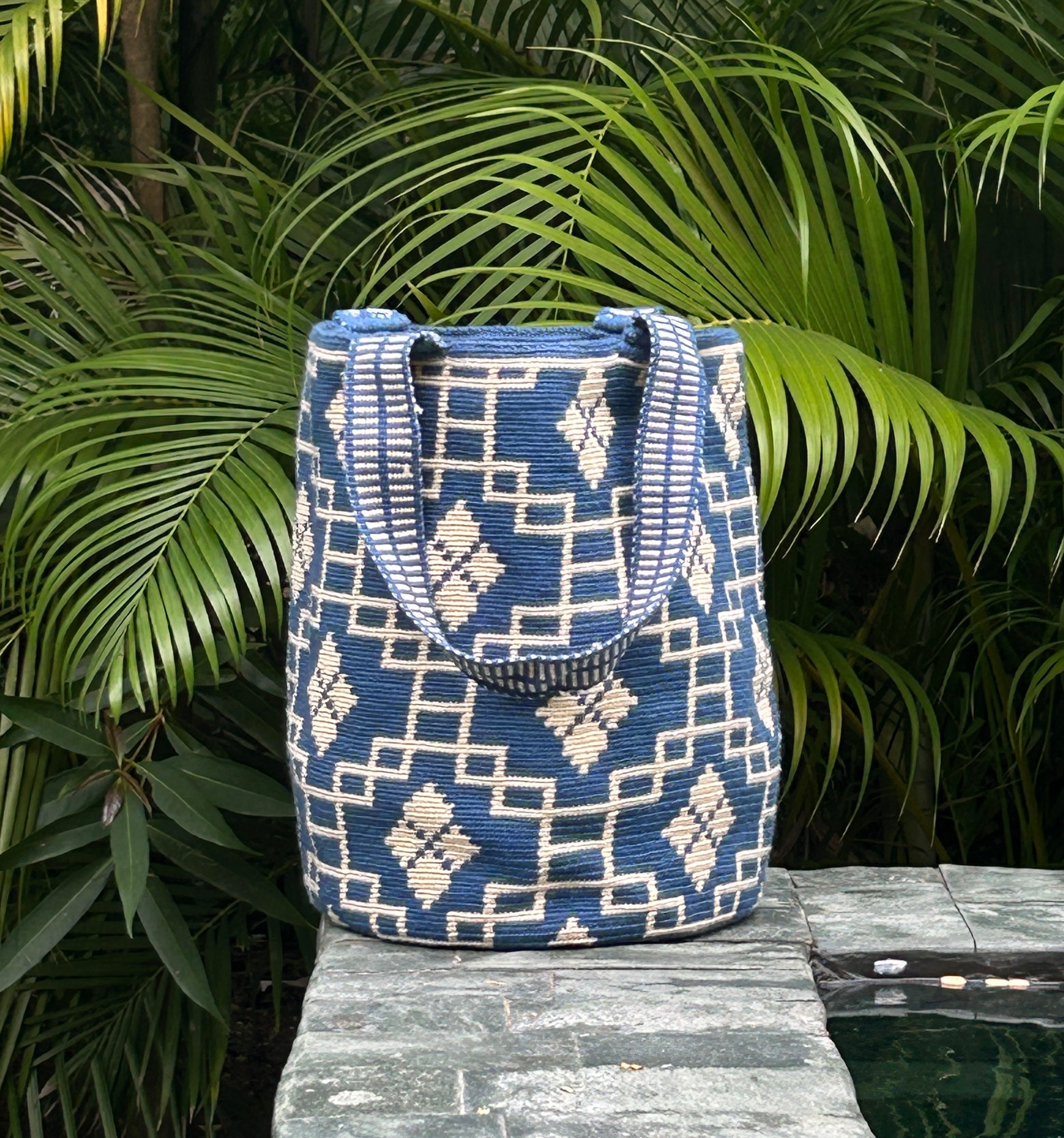 Mayra Rombos Azul Backpack