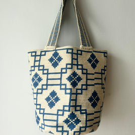Mayra Wayuu Mochila (Mochilón) – Handwoven Bag from Colombia