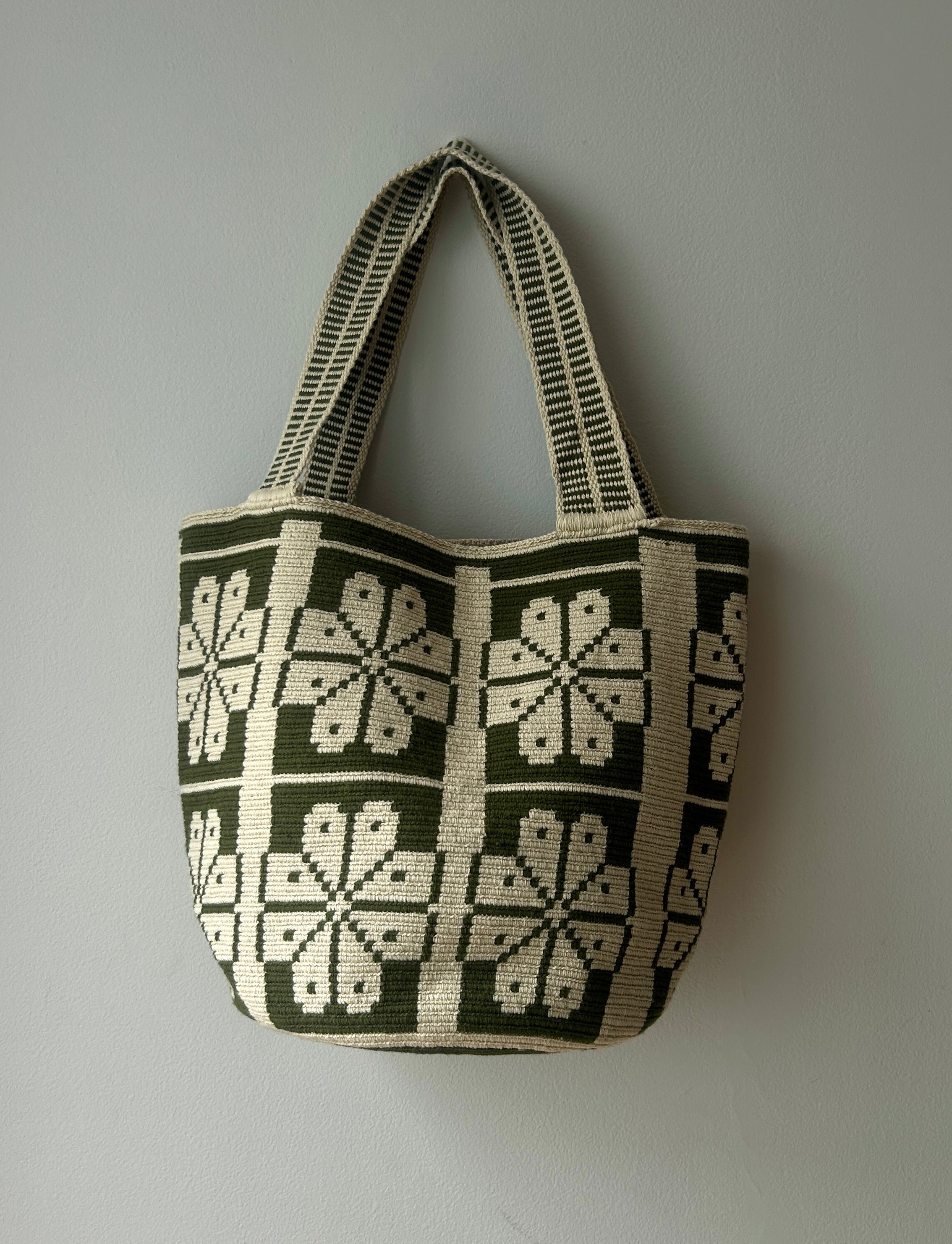 Mairu Wayuu Mochilon Bag Handwoven Crochet Shoulder Bag From Colombia Floral Design Large Capacity