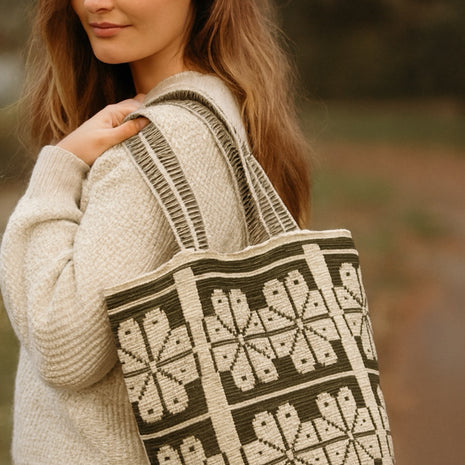 Mochilon Green Nymph flower