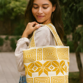 Ninfa Wayuu Mochilon Bag – Neutral Floral & Geometric Handwoven Bag