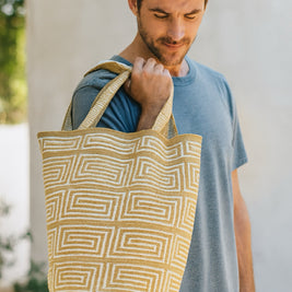 Nerfi Wayuu Mochila (Mochilón) – Handwoven Geometric Bag from Colombia