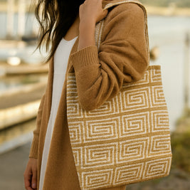 Laberinto Handwoven Tote – Geometric Crochet Bag for Work & Travel