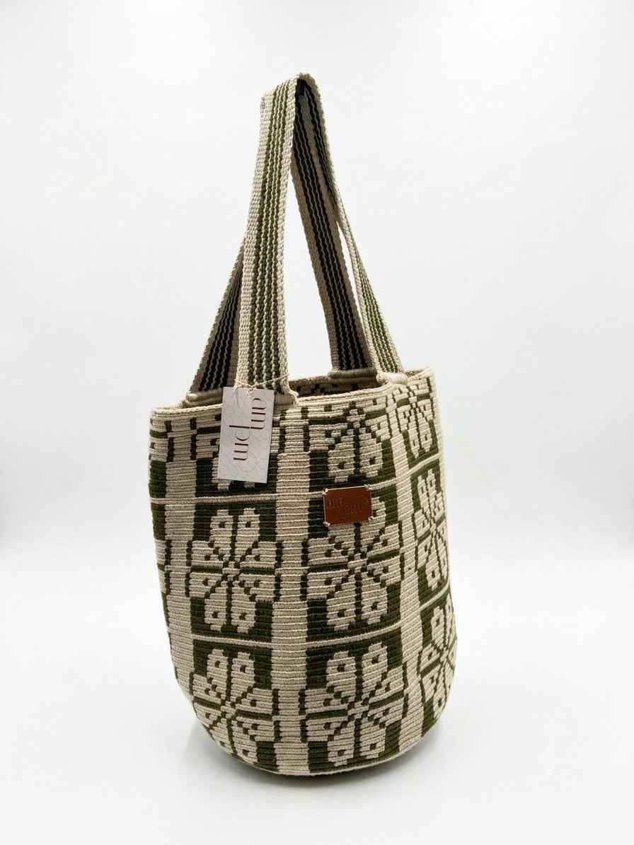 Wayuu Green Mochilón Tote Bag – Handcrafted Colombian Elegance for Every Occasion