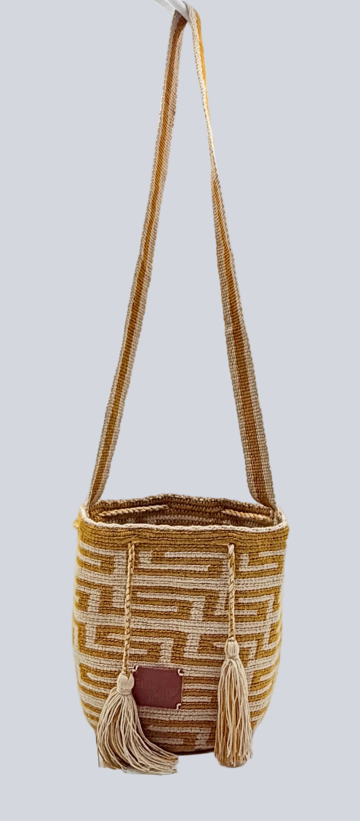 Wayuu Mustard Geometric Mochila Small Crossbody – Handwoven Mustard & Beige Traditional Wave
