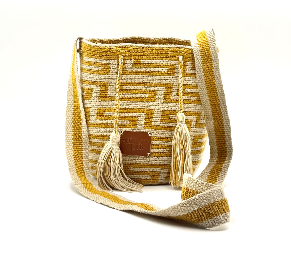 Wayuu Mustard Geometric Mochila Small Crossbody – Handwoven Mustard & Beige Traditional Wave