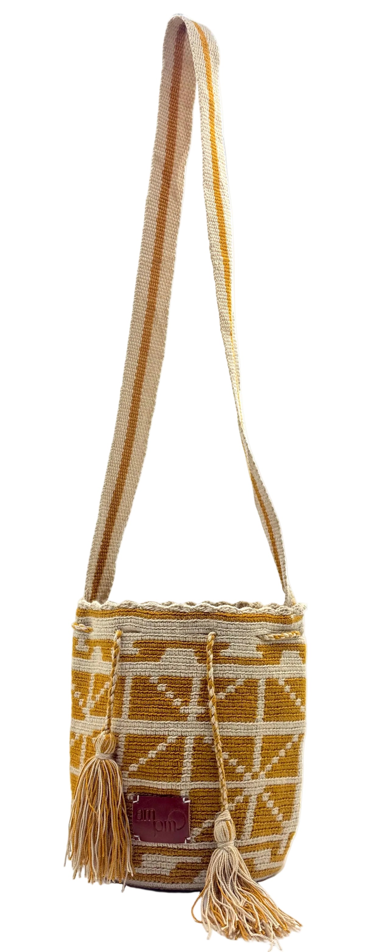 Wayuu Mostaza Geometric Mochila Small Crossbody – Handwoven Mustard & Beige