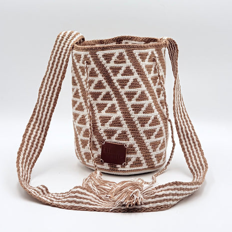 Wayuu Taupe Geometric Mochila Small Crossbody – Handwoven Beige & Taupe