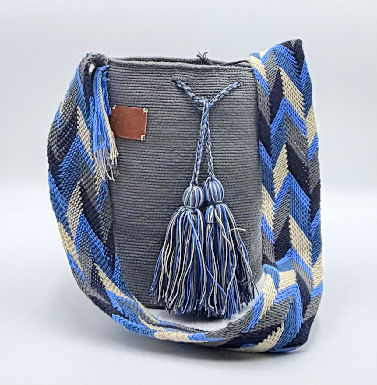 Wayuu Geometric Mochila Medium Shoulder Bag – Handwoven Gray, Pastel Blue, Navy Blue & Beige