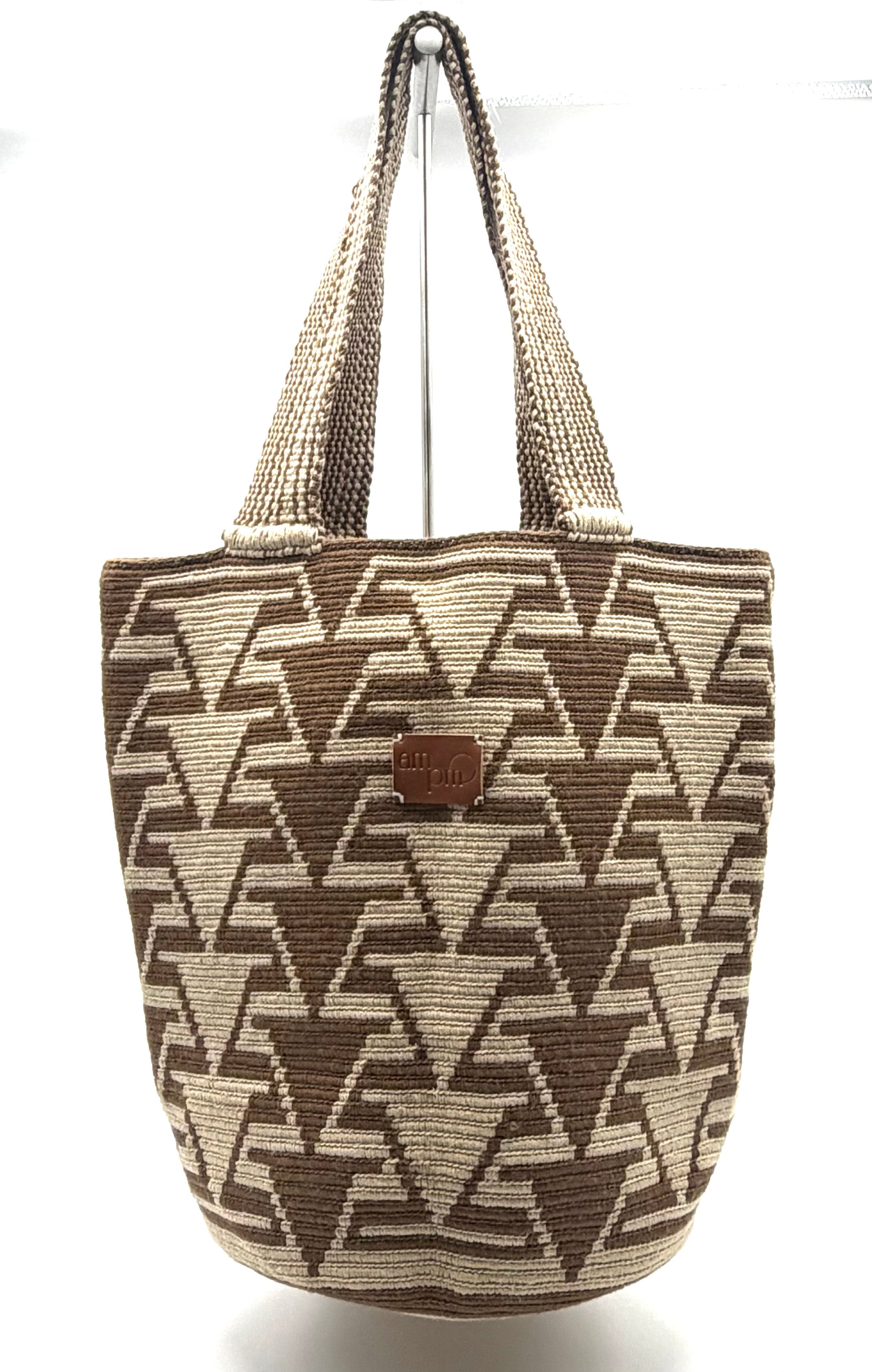 #25 Wayuu Geometric Mochilón Large Bucket Bag – Handwoven Light Brown & Beige