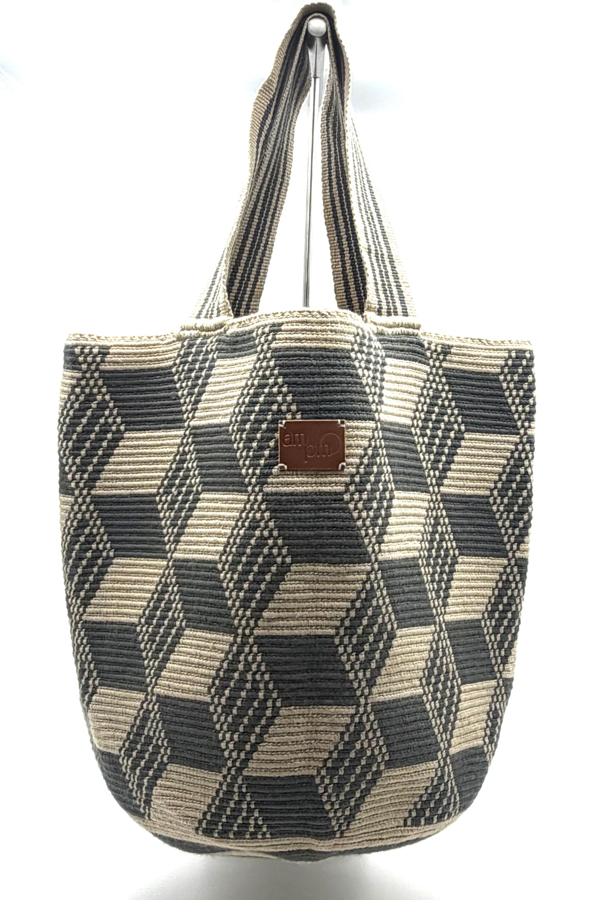 #16 Wayuu Geometric Mochilón Large Bucket Bag – Handwoven Gray & Beige Tote