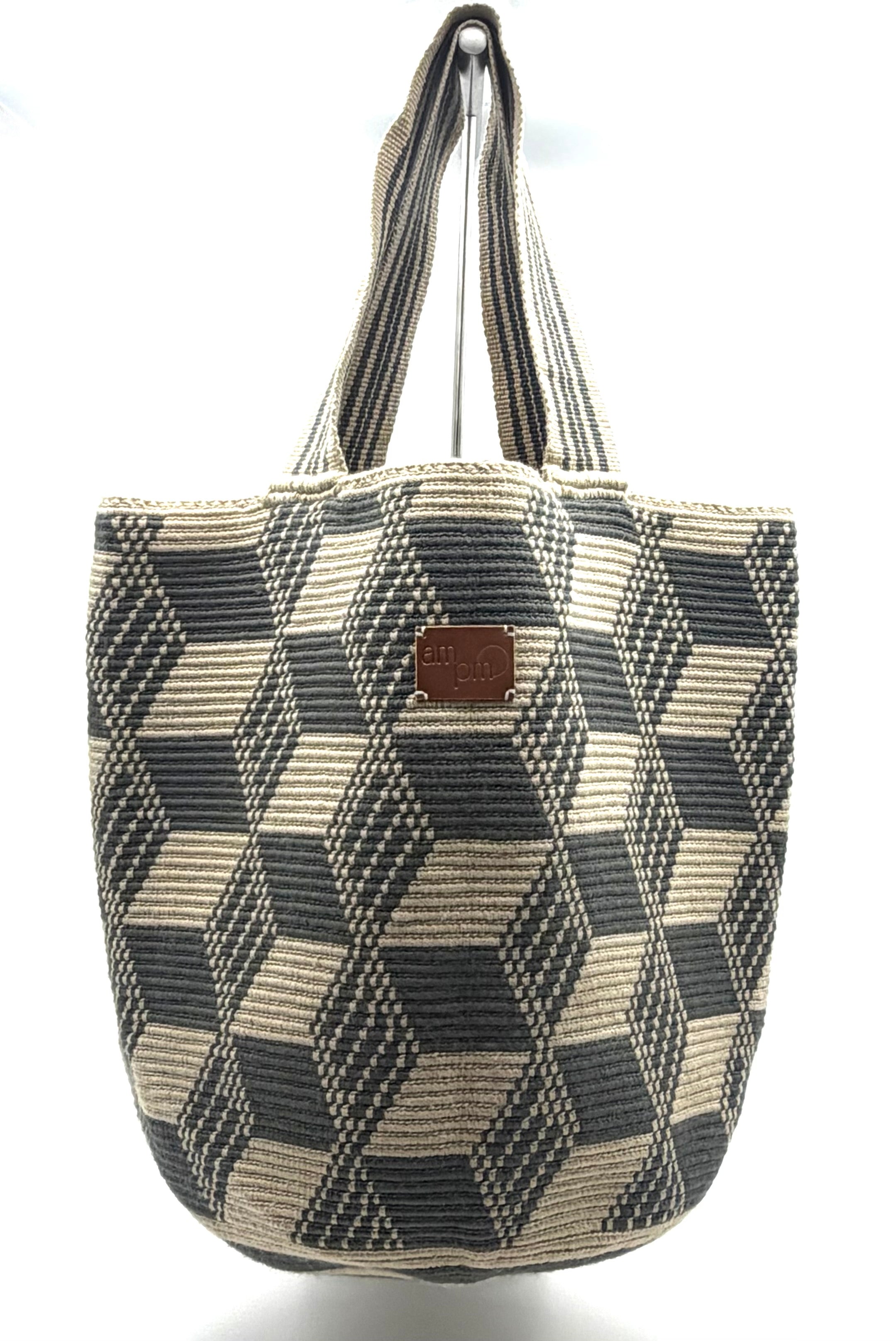 #16 Wayuu Geometric Mochilón Large Bucket Bag – Handwoven Gray & Beige Tote