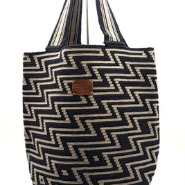 #22 Wayuu Geometric Mochilón Large Bucket Bag – Handwoven Classic Black & Beige