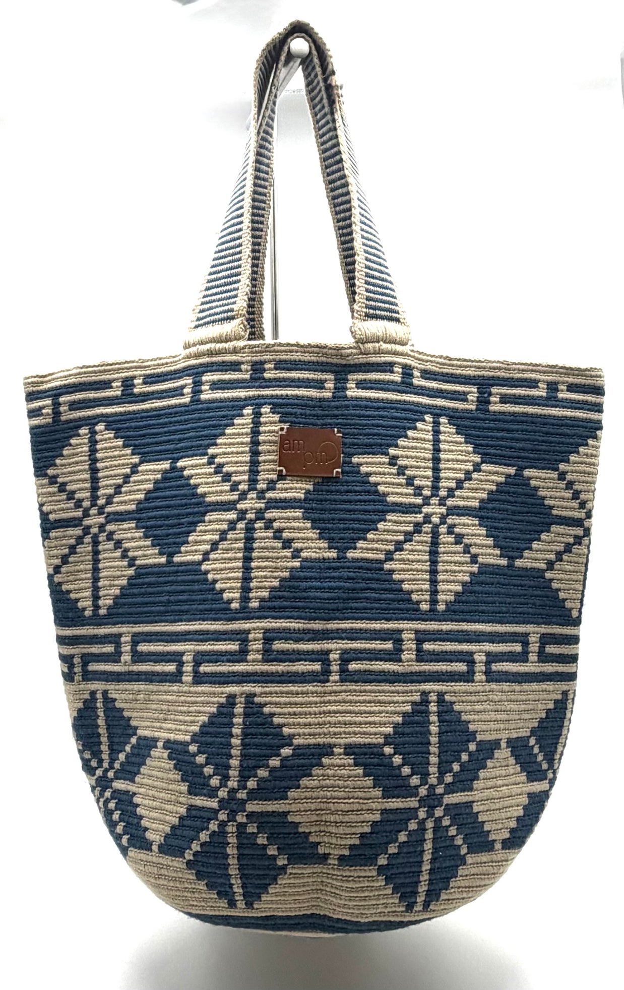 #21 Wayuu Geometric Mochilón Large Bucket Bag – Handwoven Navy Blue & Beige Tote