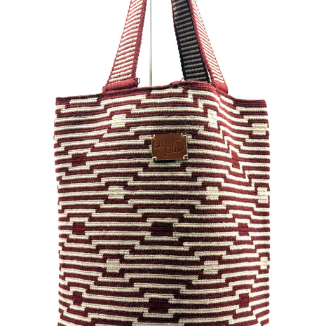 Wayuu Geometric Mochilón Large Bucket Bag – Handwoven Deep Burgundy Beige Tote