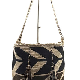 Wayuu Geometric Mochila Medium Shoulder Bag – Handwoven Black Brown & Beige