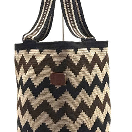 #24 Kalu Wayuu Geometric Mochilón Large Bucket Bag – Handwoven Earth Tones