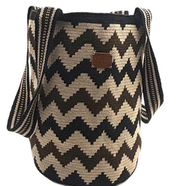 #24 Kalu Wayuu Geometric Mochilón Large Bucket Bag – Handwoven Earth Tones