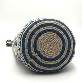 Wayuu Geometric Mochilón Large Bucket Bag – Handwoven Blue & Beige Tote