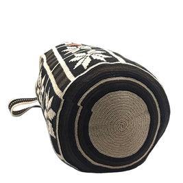 #23 Nerfi Wayuu Geometric Mochilón Large Bucket Bag – Muted Earth Tones