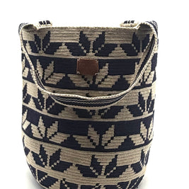 #20 Wayuu Geometric Mochilón Large Bucket Bag – Handwoven Black & Beige Tote