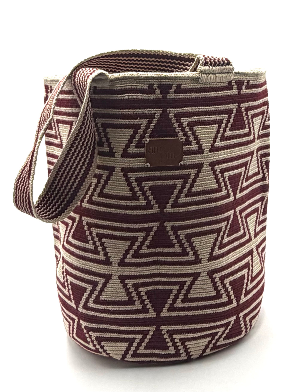 #17 Wayuu Geometric Mochilón Large Bucket Bag – Handwoven Burgundy & Beige Tote