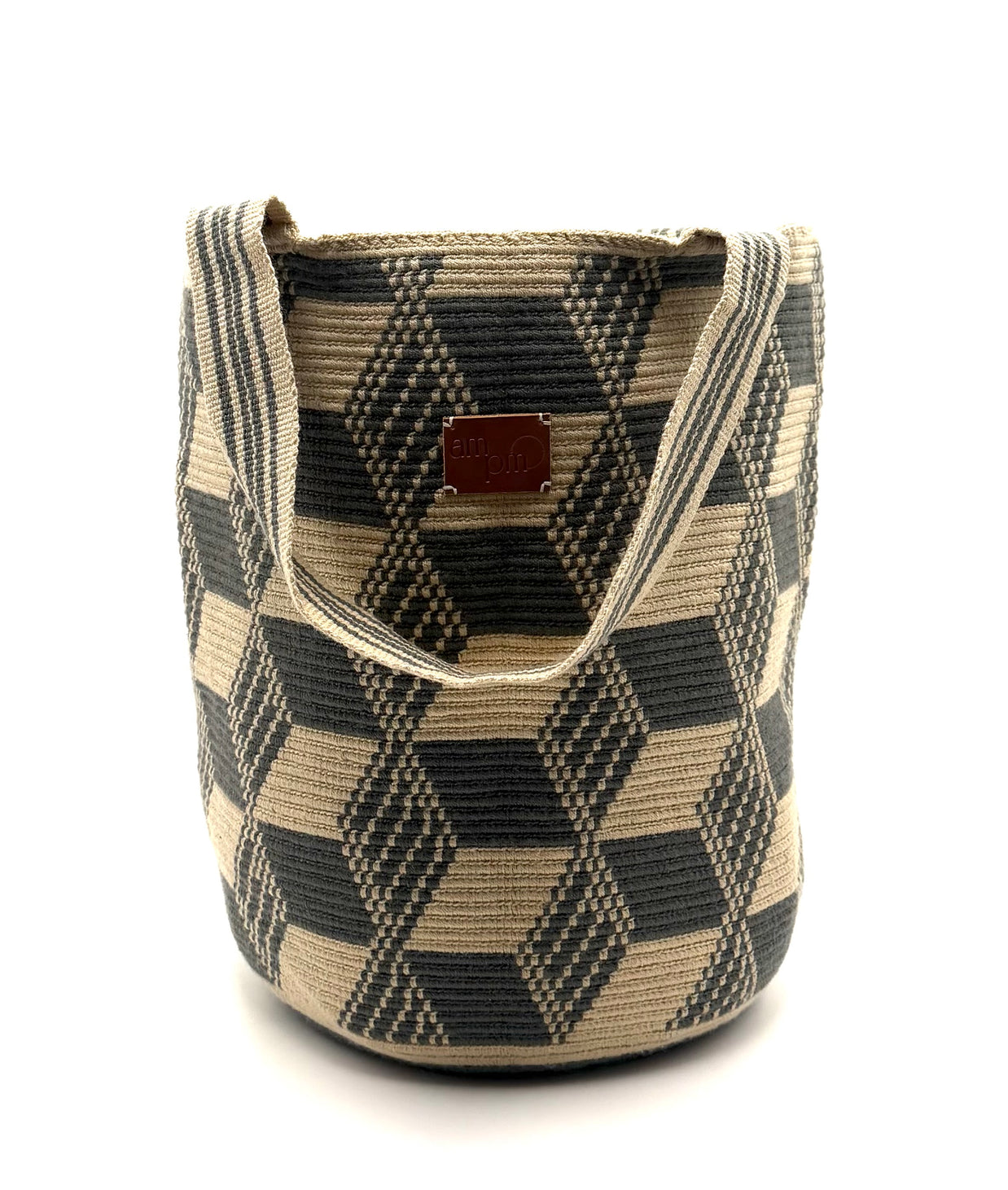 #16 Wayuu Geometric Mochilón Large Bucket Bag – Handwoven Gray & Beige Tote