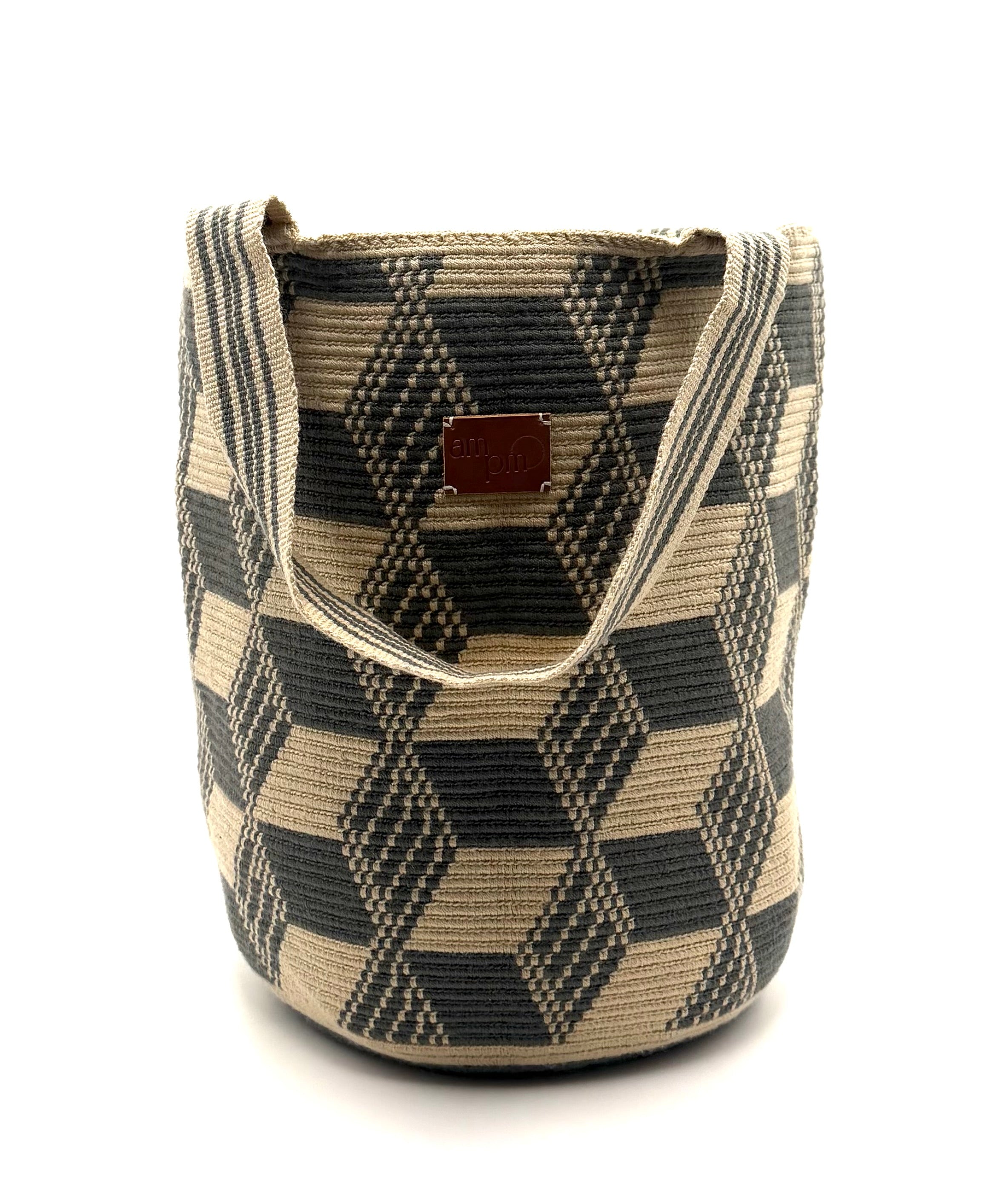 #16 Wayuu Geometric Mochilón Large Bucket Bag – Handwoven Gray & Beige Tote