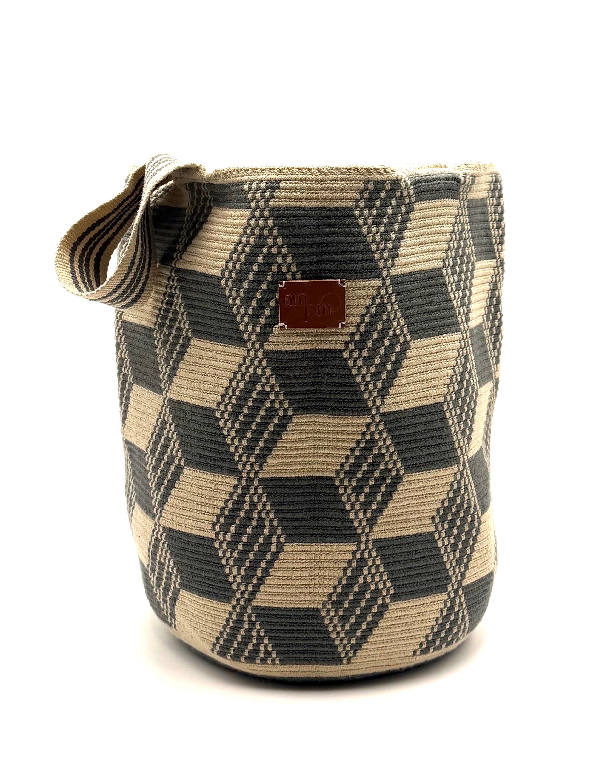 #16 Wayuu Geometric Mochilón Large Bucket Bag – Handwoven Gray & Beige Tote