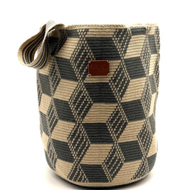 #16 Wayuu Geometric Mochilón Large Bucket Bag – Handwoven Gray & Beige Tote