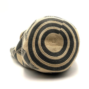 #16 Wayuu Geometric Mochilón Large Bucket Bag – Handwoven Gray & Beige Tote