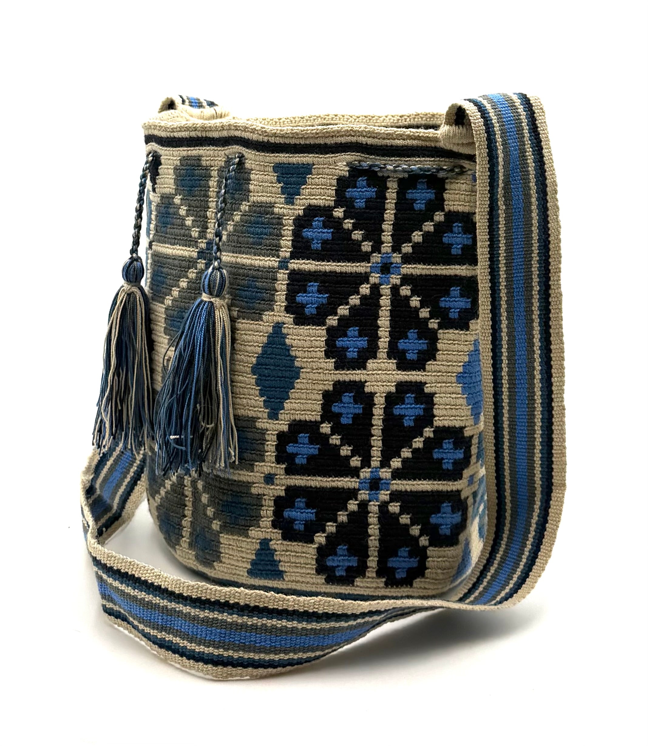 Wayuu Geometric Mochila Medium Shoulder Bag – Handwoven Slate Blue, Gray & Beige