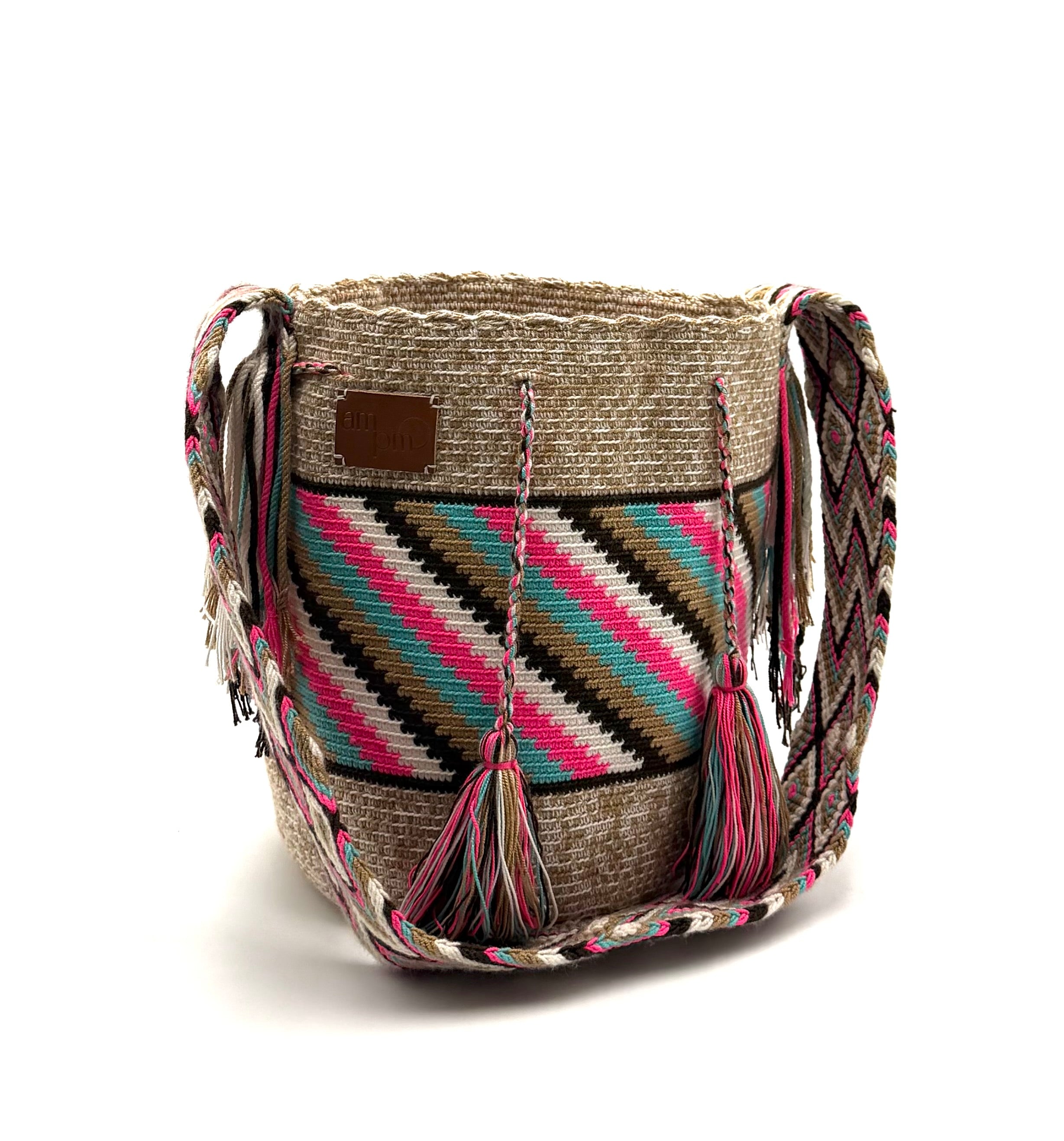 Wayuu Geometric Mochila Medium Shoulder Bag – Handwoven Vibrant Fuchsia & Black