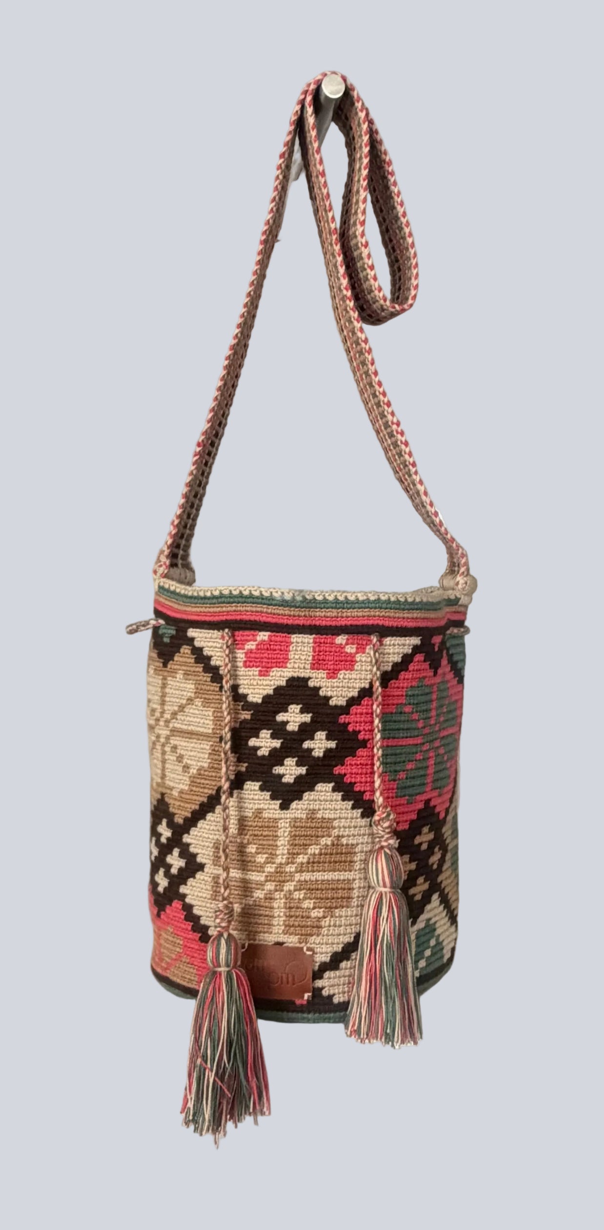 Wayuu Geometric Mochila Medium Shoulder Bag – Handwoven Coral, Brown, Green & Beige
