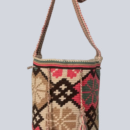 Wayuu Geometric Mochila Medium Shoulder Bag – Handwoven Coral, Brown, Green & Beige