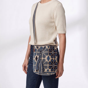 Wayuu Geometric Mochila Medium Shoulder Bag – Handwoven Slate Blue, Gray & Beige