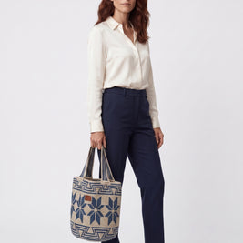 Wayuu Geometric Mochilón Large Bucket Bag – Handwoven Blue & Beige Tote