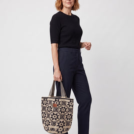 Wayuu Geometric Mochilón Large Bucket Bag – Handwoven Denim Blue & Beige Tote