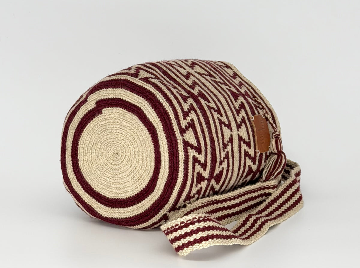 Small Handwoven Wayuu Mochila Bag – Burgundy Maze